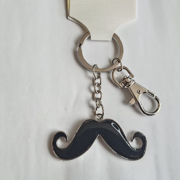 Llavero de bigoton negro