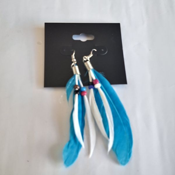 aretes de plumas