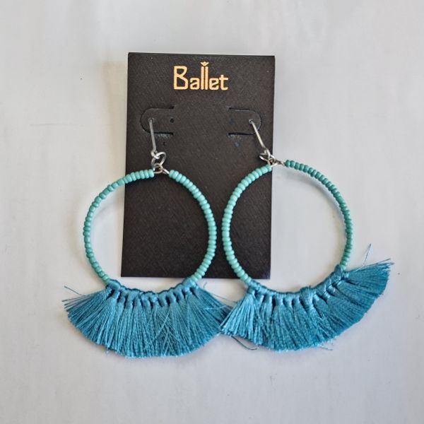 Aretes de moztasilla y fibra color calipso