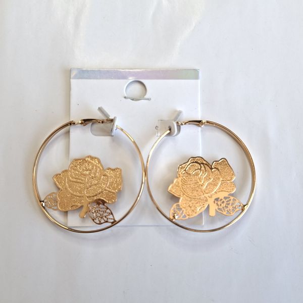 Aretes dorados aros con rosas