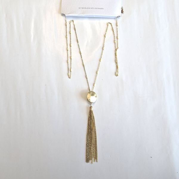 Collar cadena y dije dorado