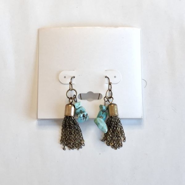 Aretes con piedras turquesa y cascada de cadenas 