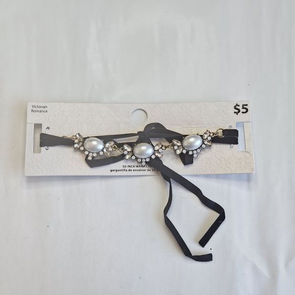 Chocker negro con opalos y circones 