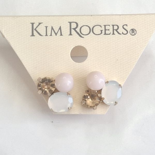 Aretes con piedra blanca, circon dorado y esfera rosada 