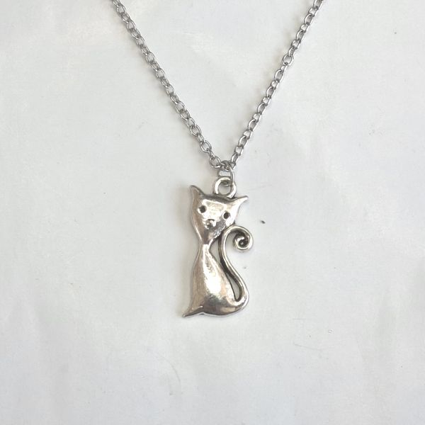 Collar plateado dije de gato