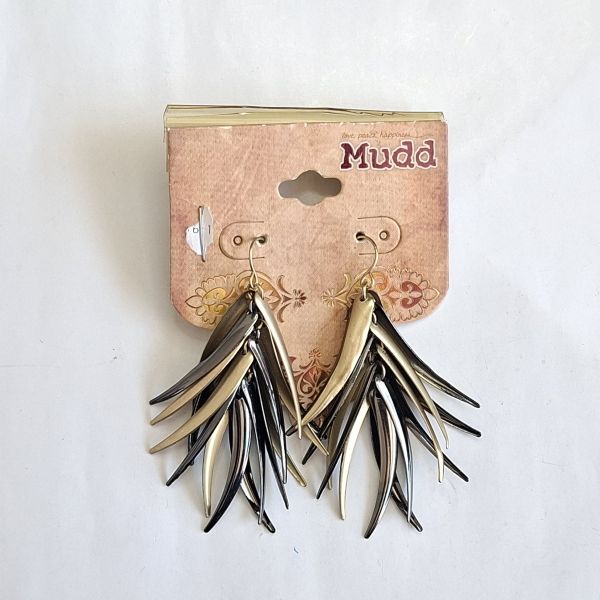 Aretes hojas largas color bronce