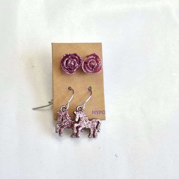 Juego de aretes rosas y ponny para madre e hija 
