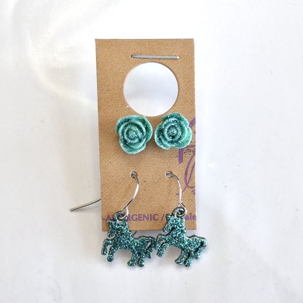 Conjunto de aretes de rosas y ponnys para madre e hija 