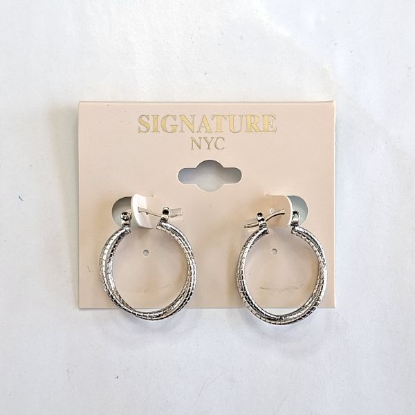 Aretes plateados aros entrelazados 